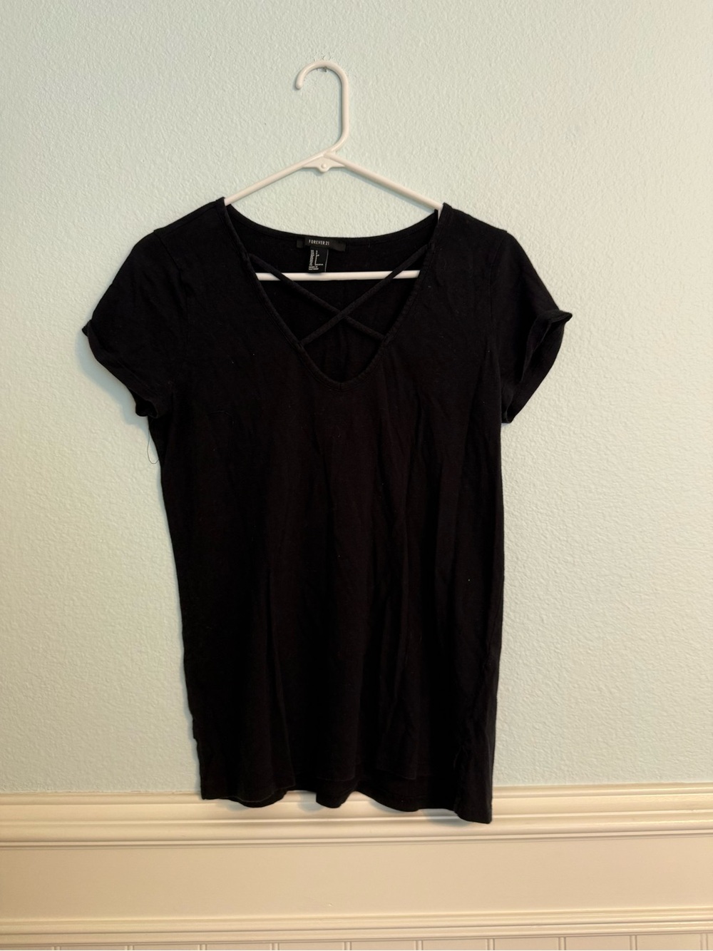 2016 vibes Forever 21 Black Short Sleeve Crisscross V-Neck Tee